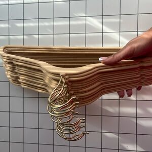 15 ct Velvet Hangers - Beige and Gold